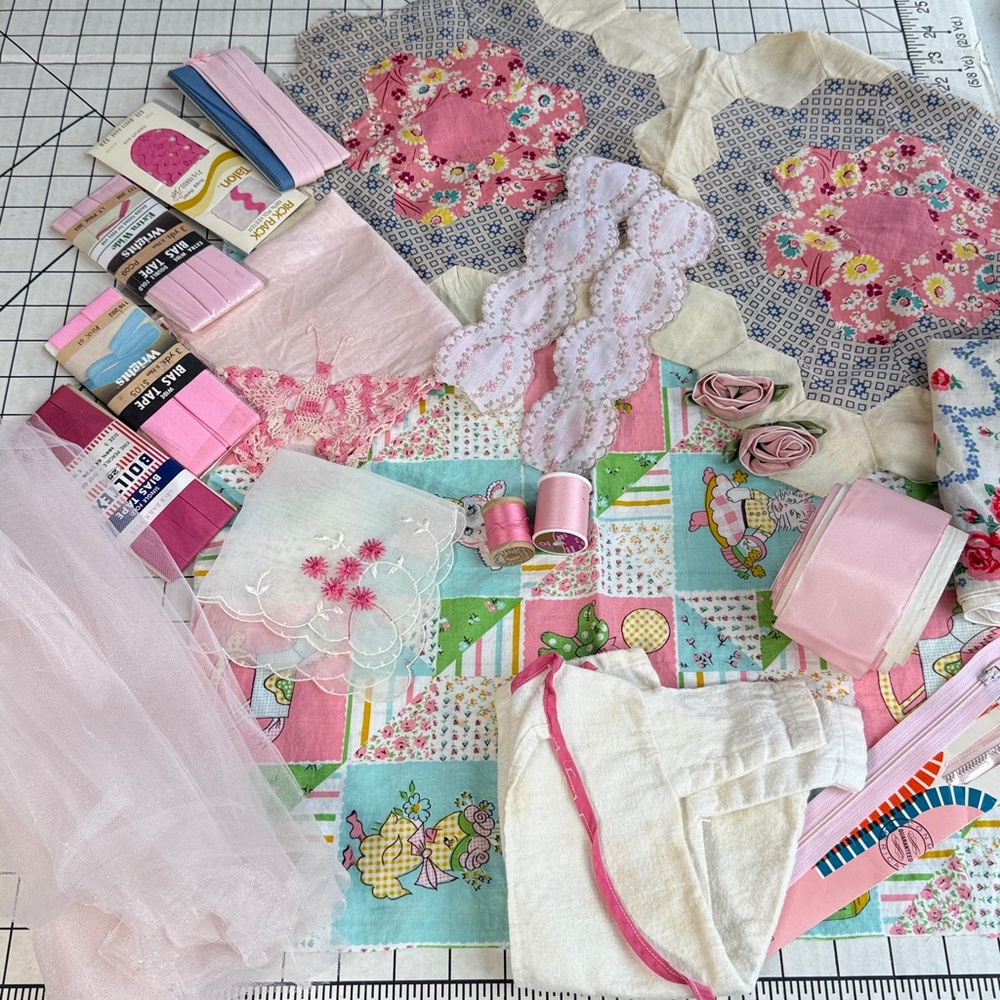 Vintage Sewing Lot Pink Feedsack Fabric Bias Tape Rick Rack Zipper Quilt Pieces